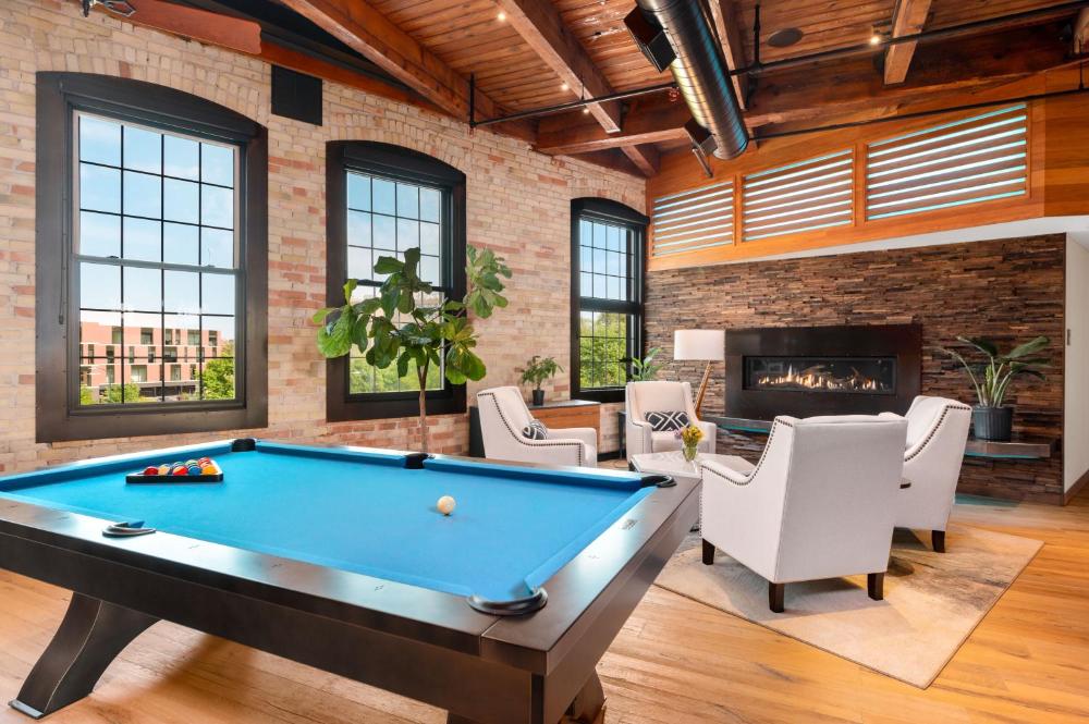 Exquisite One-of-a-Kind 3BDR Penthouse Condo in Downtown TC